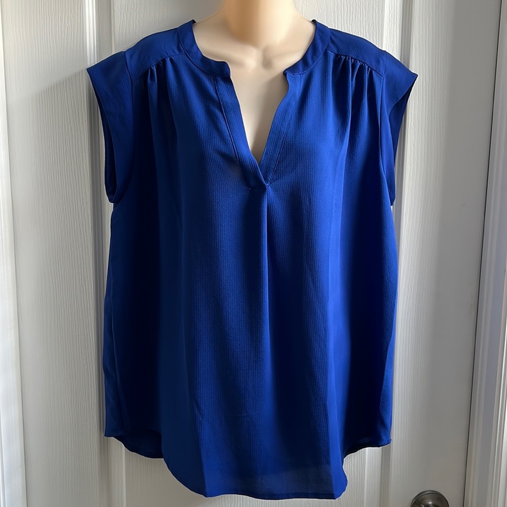 Gibson Royal Blue Sleeveless V-Neck Blouse